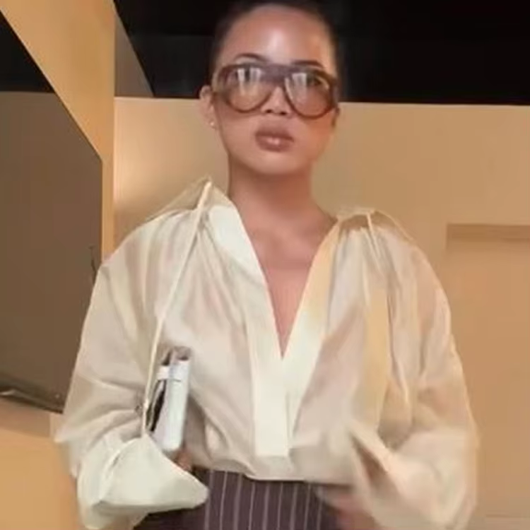 Ensemble jupe midi femme deux pièces : chemisier transparent à col en V avec ruban et jupe longue as