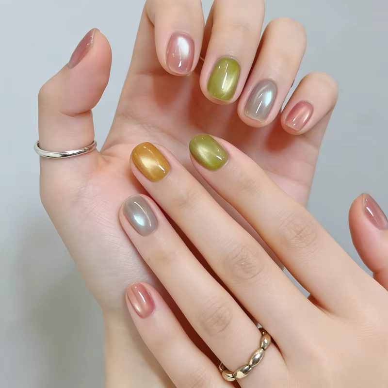 30 faux ongles minimalistes, uniques et tendance, design œil de chat, pour le printemps/été, style c