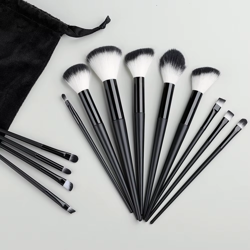 Ensemble de pinceaux de maquillage professionnels, 13 pièces, détails doux, Blush, surligneur, fond
