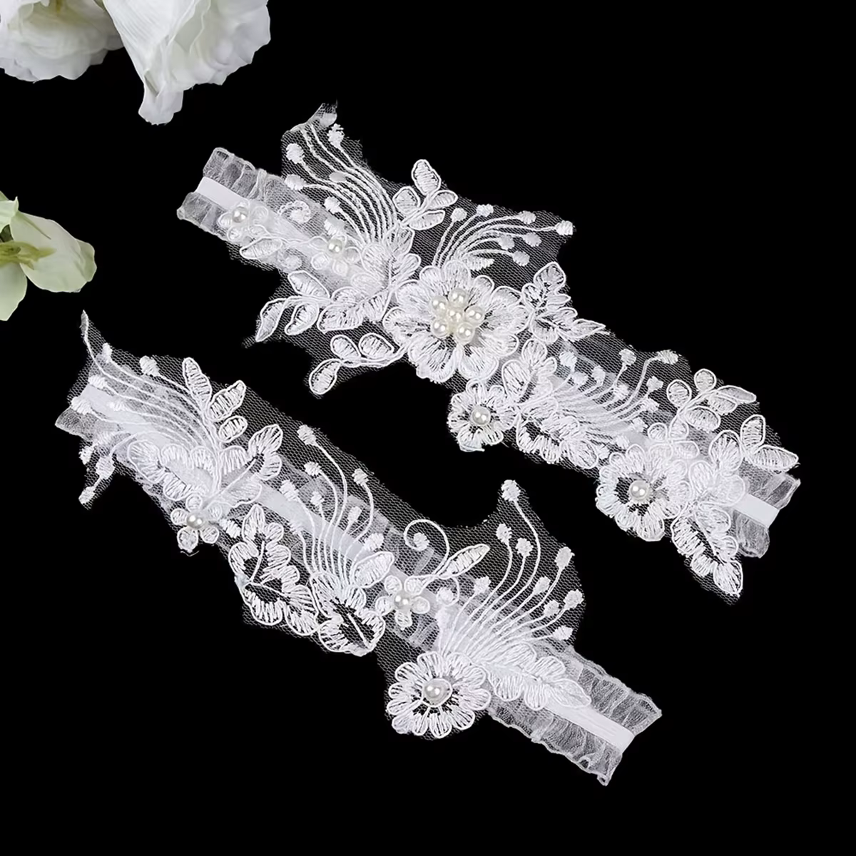 Une paire de bas de mariée pour les mariées européennes et américaines, avec des bas en dentelle ble
