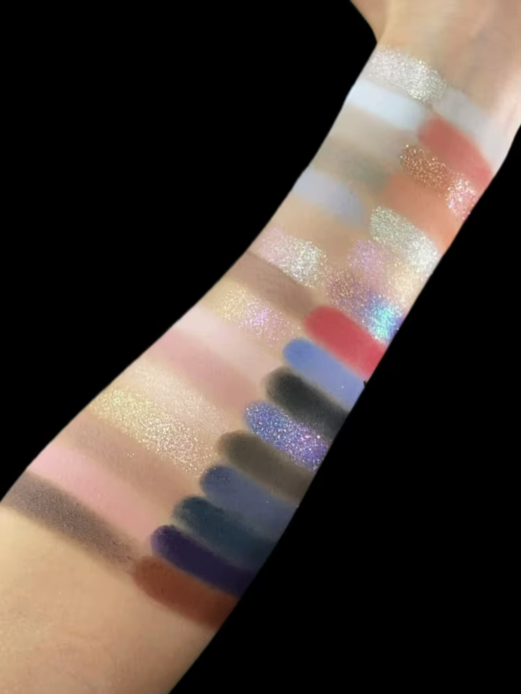 Qianyan Cheeryep 16 couleurs Palette d'ombres à paupières Rock Dream Core bleu foncé facile à porter