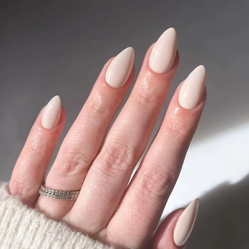 24 faux ongles rouges bordeaux simples, design mi-long, en amande, à presser, prêts à poser, à tête