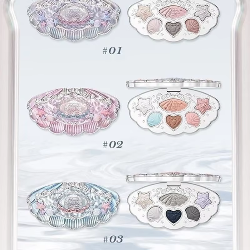 Collection Flower Knows Bunny : Palette de fards à paupières, blush, gloss à lèvres, trousse de maqu