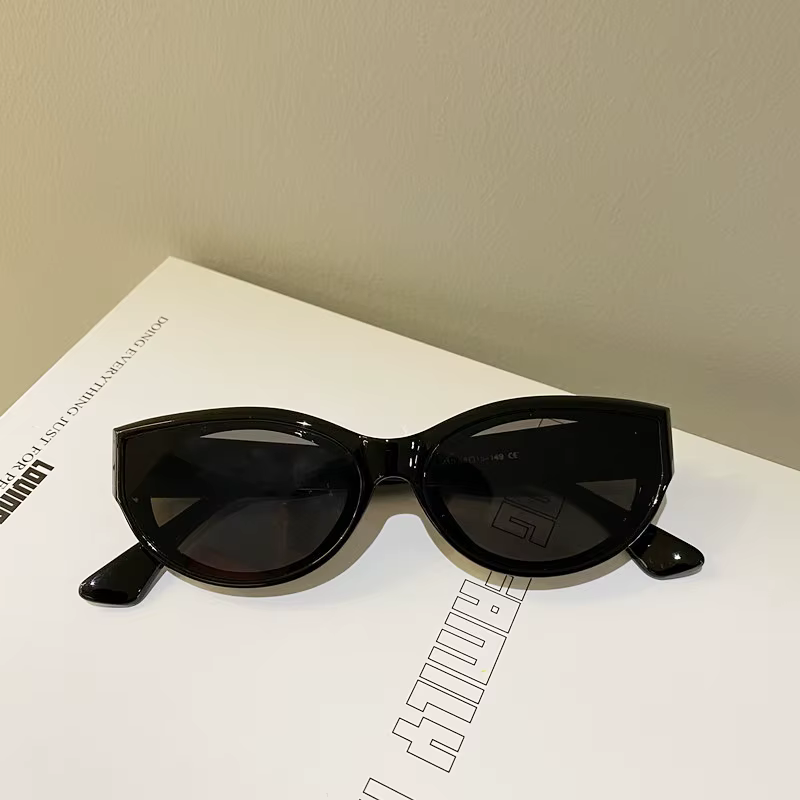 Nouveauté lunettes de soleil œil de chat femmes lunettes ovales marque Vintage elliptique carré lune