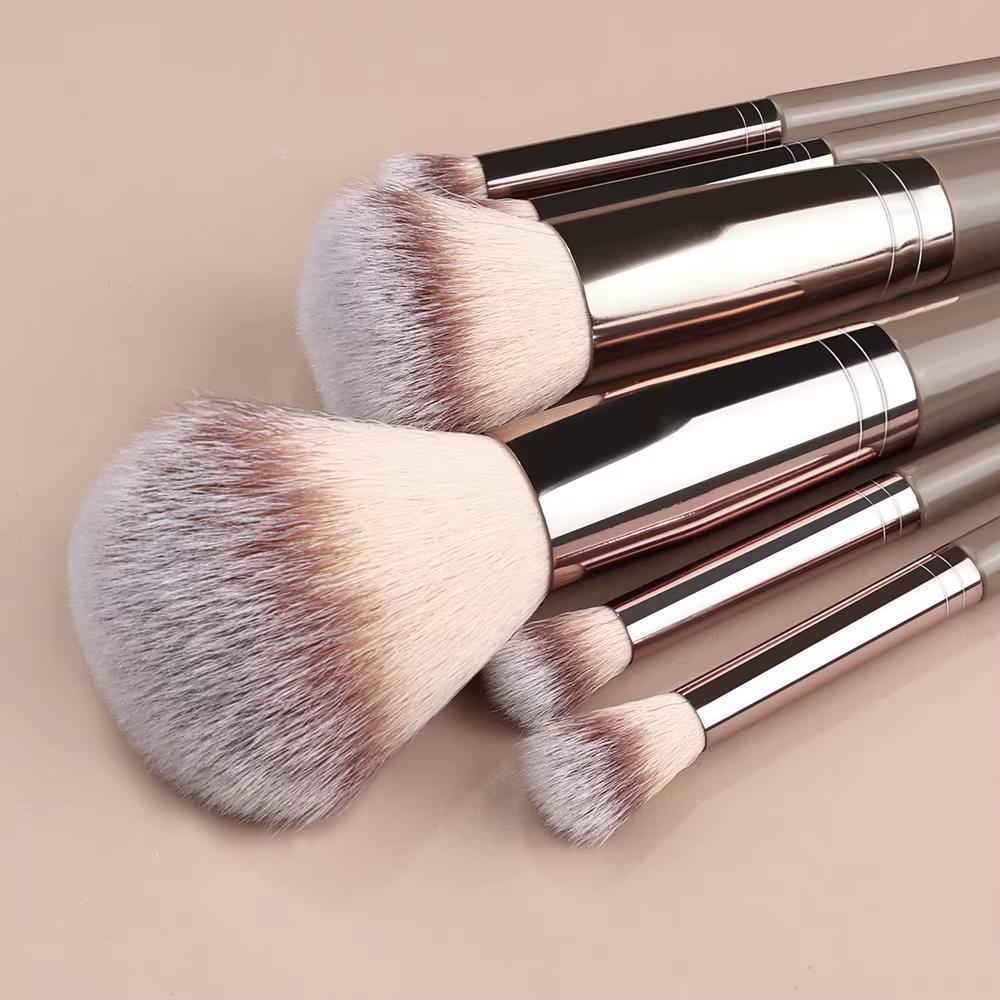 Ensemble de pinceaux de maquillage pour femme, fond de teint, fard à barrage, surligneur, doux, moel