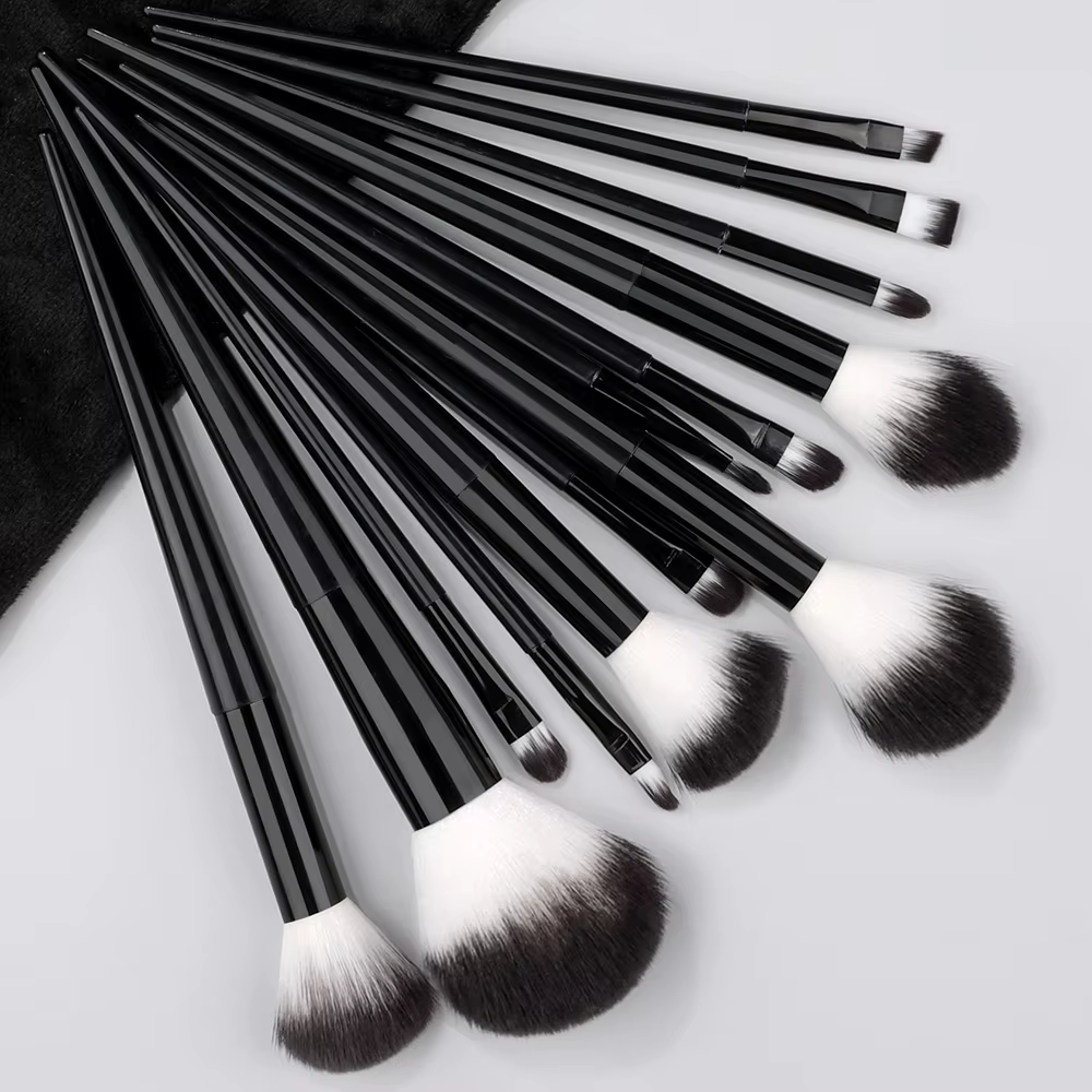 Ensemble de pinceaux de maquillage professionnels, 13 pièces, détails doux, Blush, surligneur, fond