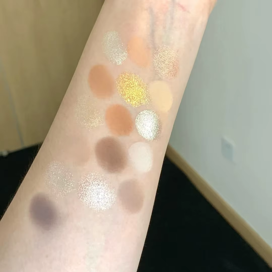 Palette Fards à Paupières Cheeryep 16 Couleurs Mat et Brillant Imperméable Longue Tenue Vegan Sans Cruauté Maquillage Y2K Idéal pour Voyage et Festival