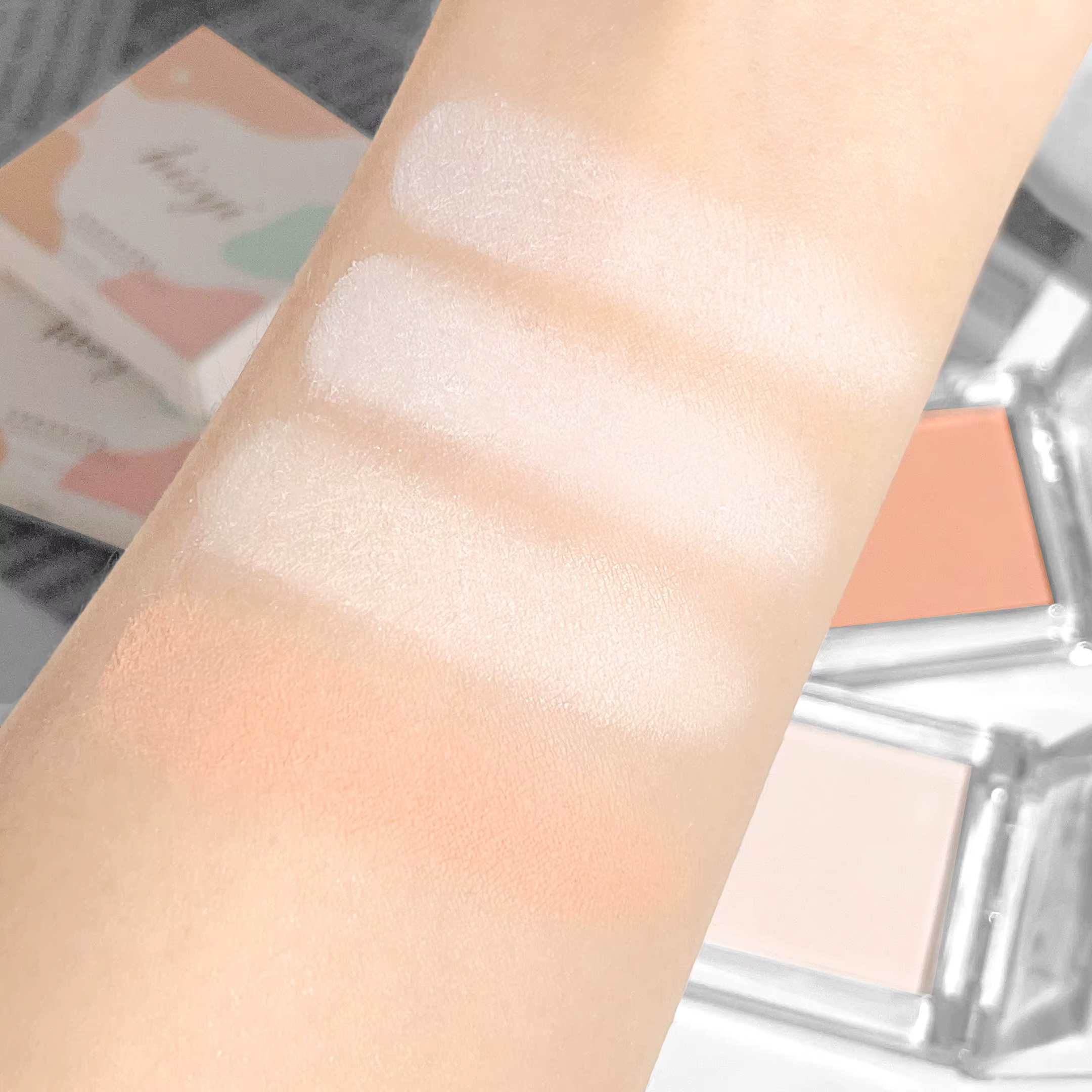 Palette de contour de fard à paupières à paillettes surligneur mat avec scintillant nacré