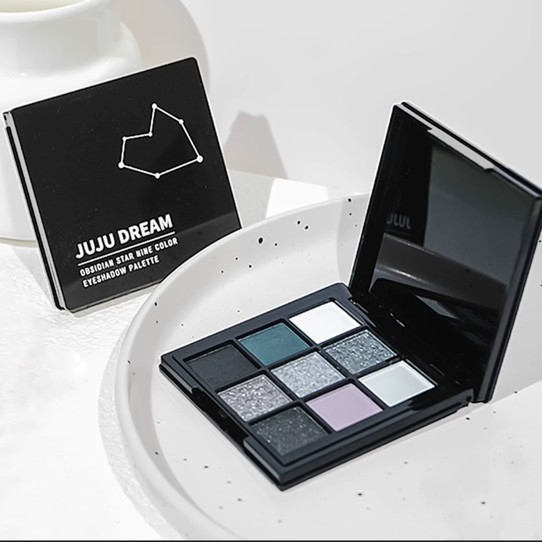 Palette de fards à paupières à 9 ombres : Black Swan
