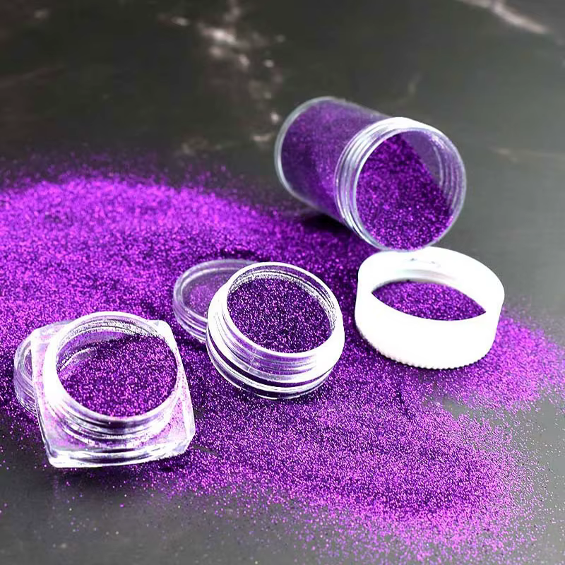 Poudre à paillettes pour le visage et le corps