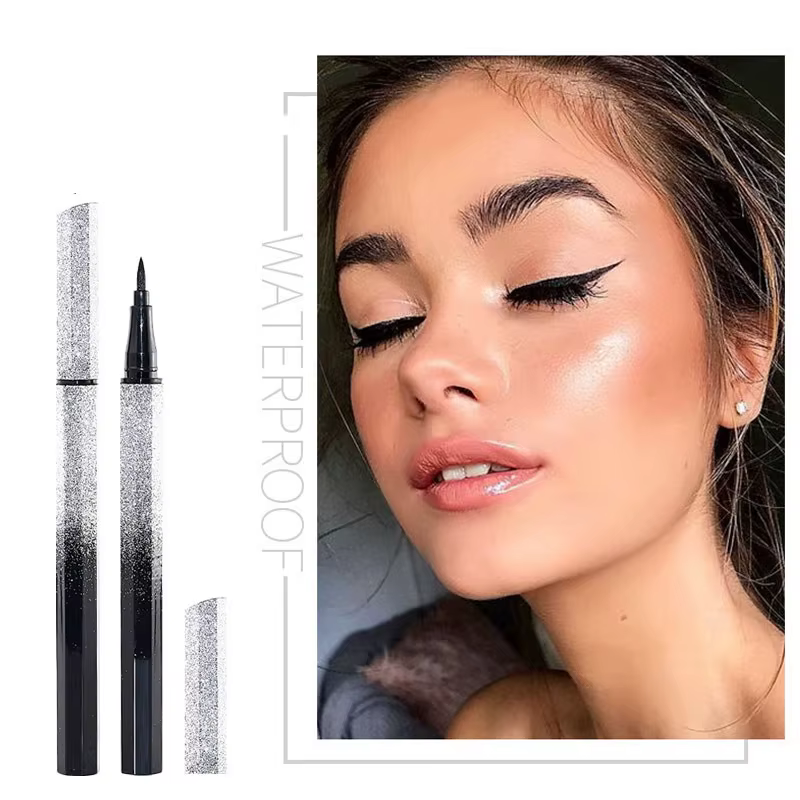 Eyeliner liquide noir pour femmes