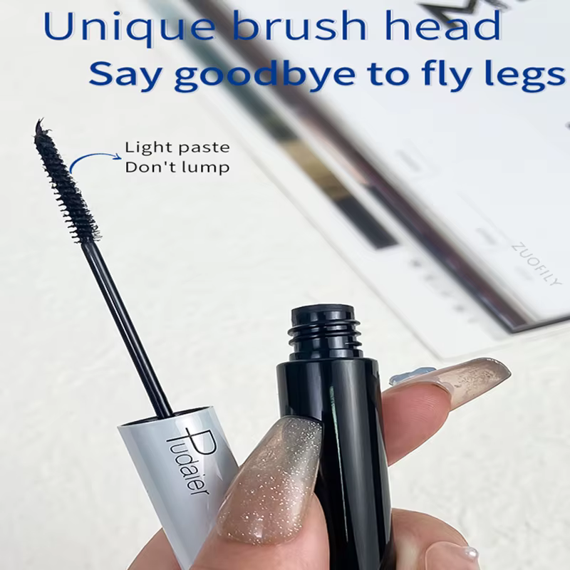 Mascara blanc à la mode