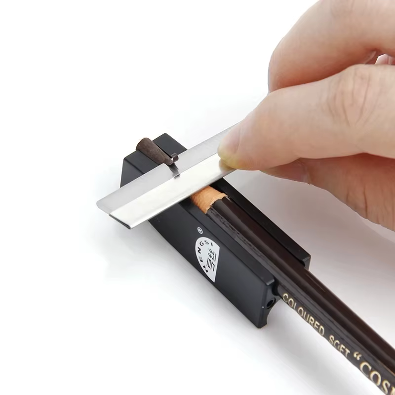 Taille-crayon à sourcils professionnel