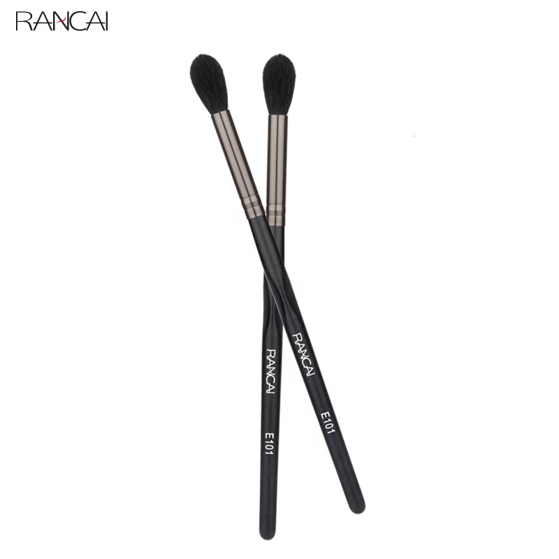 Pinceau de maquillage pour le contour des yeux