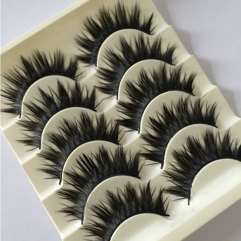 Faux cils croisés naturels 3D