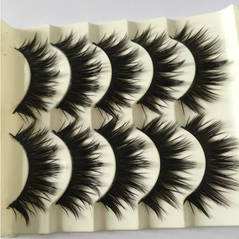 Faux cils croisés naturels 3D