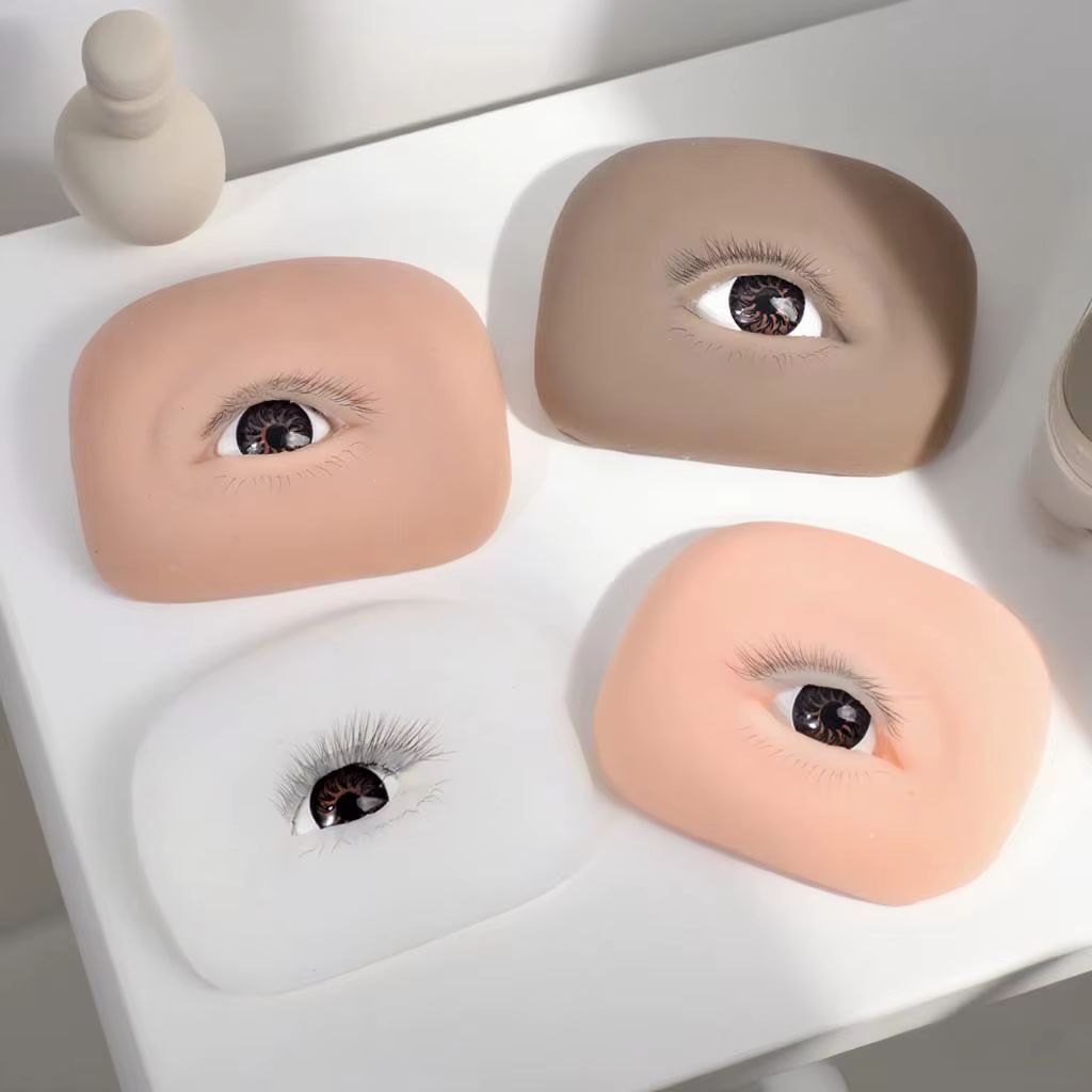 Outil de pratique d'extension de cils