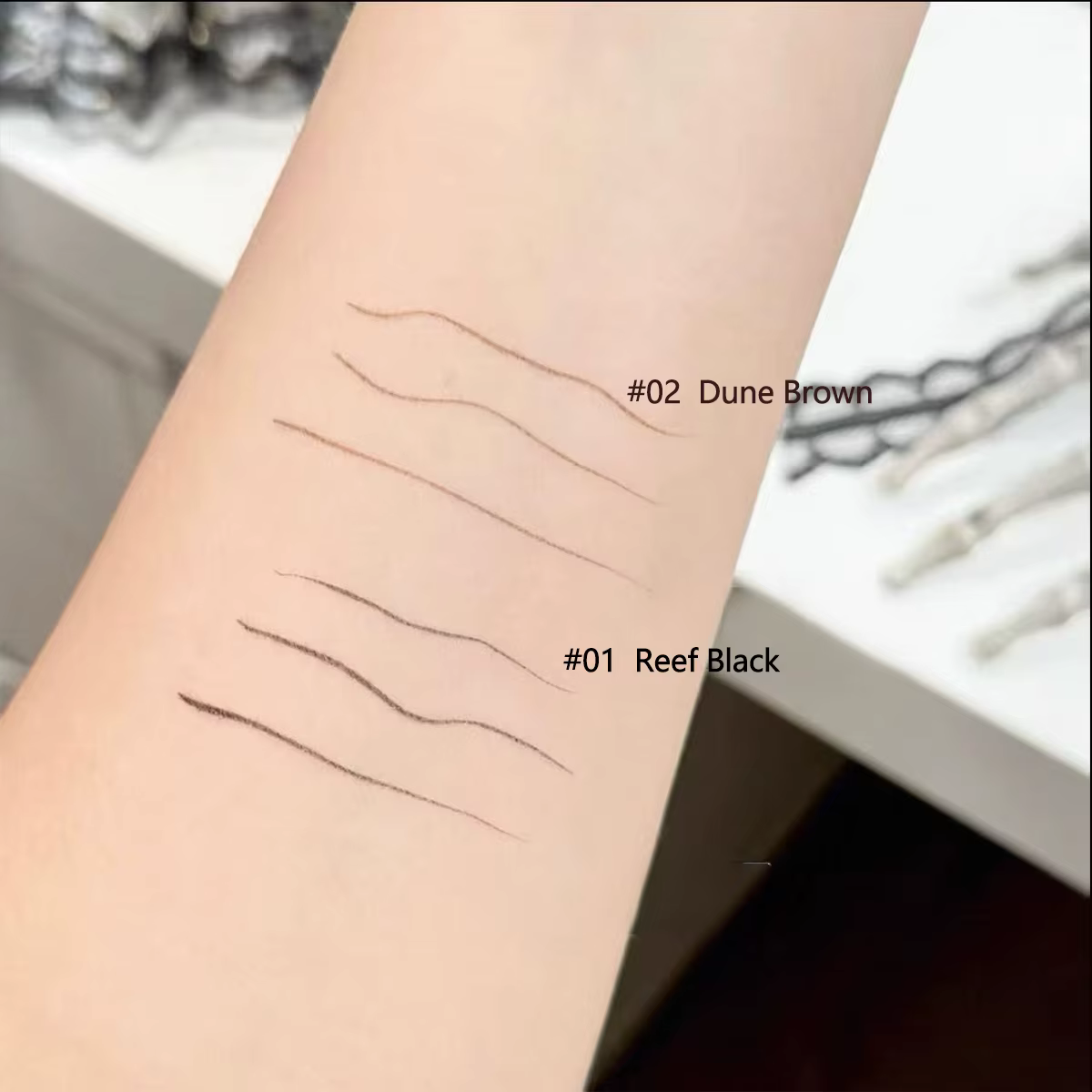 LITTLE ONDINE Eyeliner Soyeux et Fin