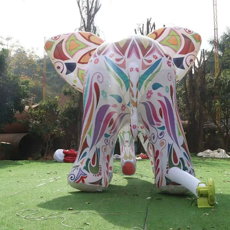 Éléphant géant avec lumières Led colorées, grand dessin animé Animal Iatable pour la publicité extérieure, décor d'événements de défilé