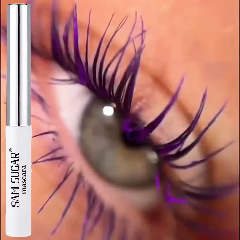 Mascara cils rouge marron maquillage de scène de noël