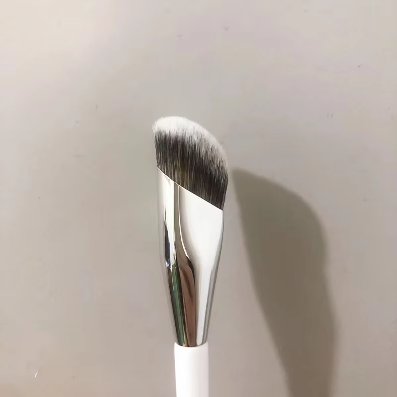 Brosse anti-cernes sous les yeux pour crème de maquillage