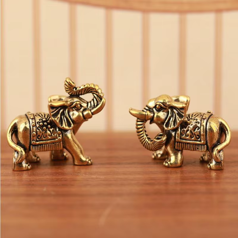 Figurine miniature éléphant porte-bonheur en laiton, statue animale en bronze antique, petit ornement éléphant en cuivre