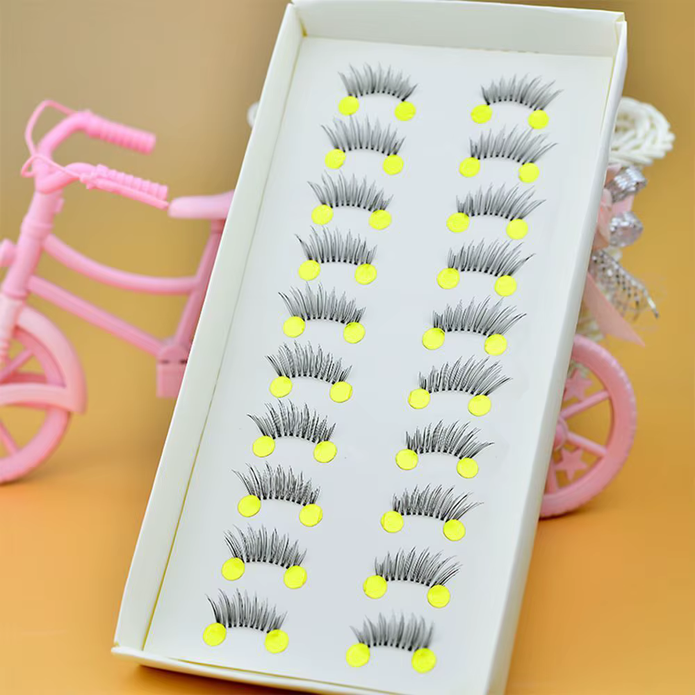 Faux cils noirs demi-cornets pour maquillage des yeux