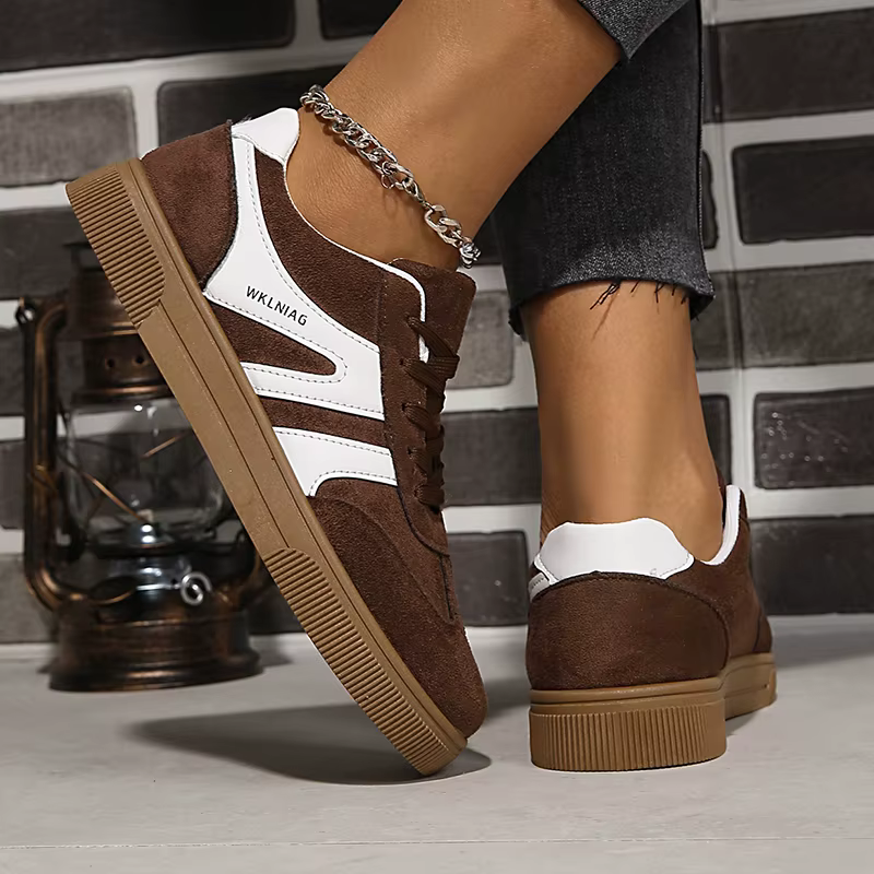 Baskets compensées marron en faux daim pour femme, chaussures de marche décontractées à talons plats antidérapants, semelle épaisse vulcanisée