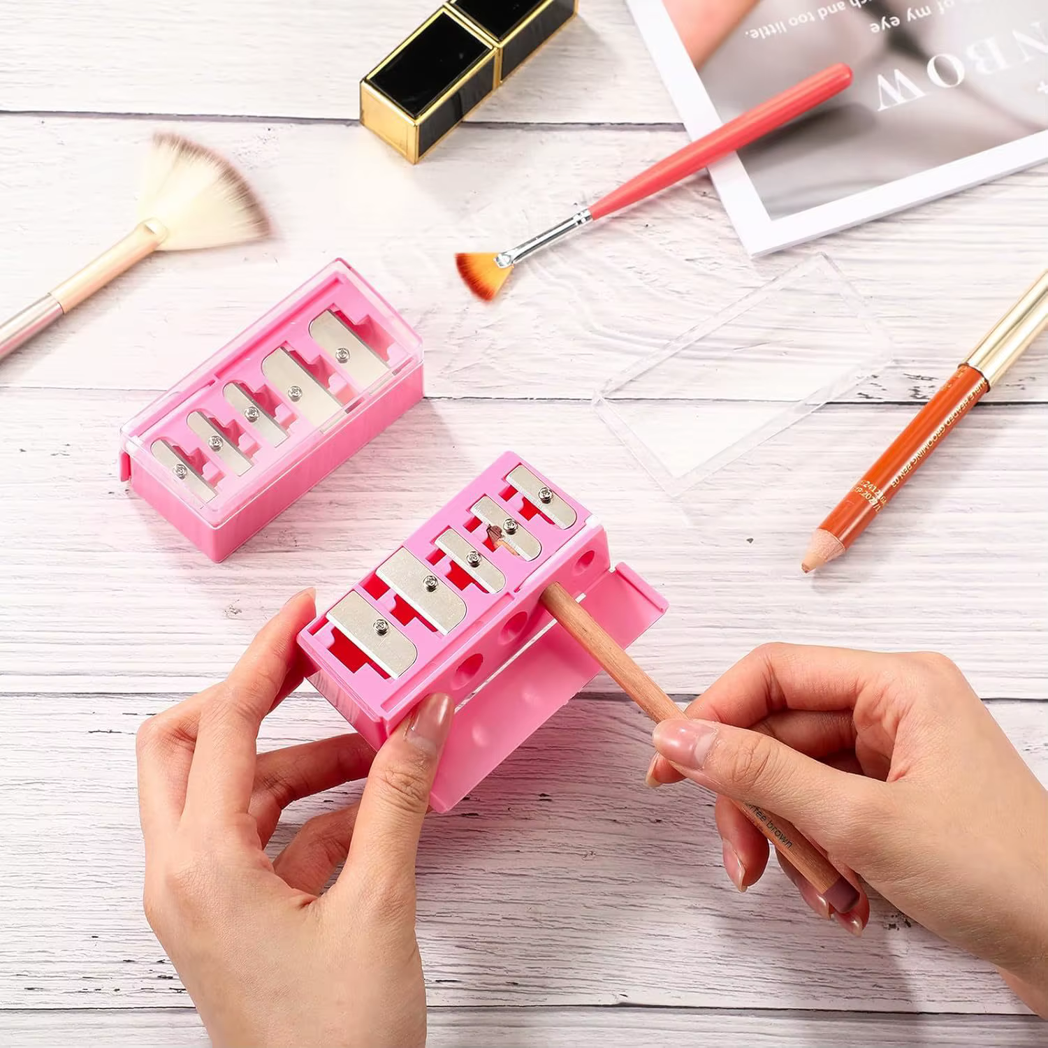 Taille-crayon de maquillage à 5 trous