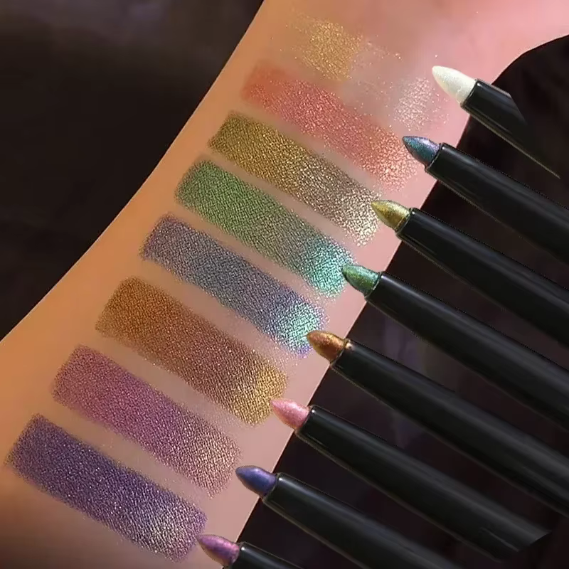 Stylo de maquillage multi-chromé