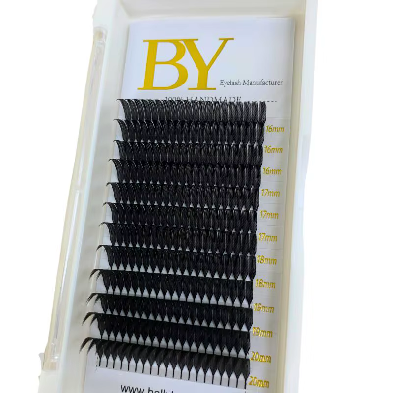 Mascara Anime Spike Lash Super Black Ultra Brand pour un volume spectaculaire des cils, cosmétiques améliorant les cils
