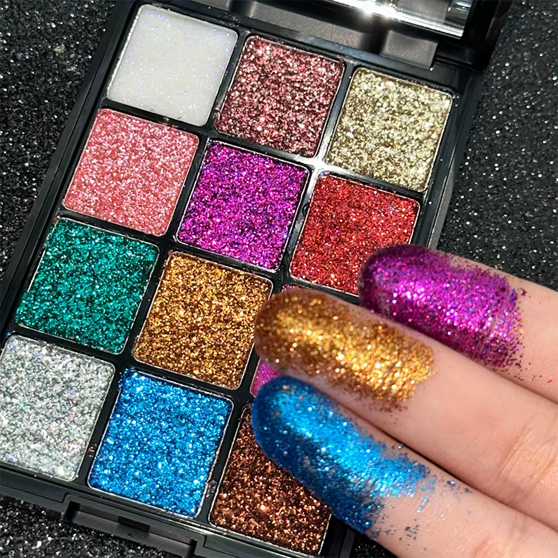 Palette de fards à paupières à paillettes de 12 couleurs - Métal diamant hautement pigmenté et durable et nuances mates pour un look de maquillage pour les yeux éblouissant