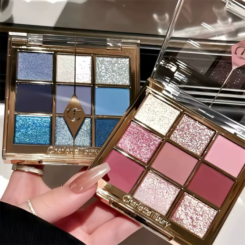 Vente flash de la marque Charlotte Tilbury : Palette de fards à paupières 9 couleurs 9g