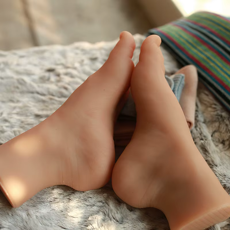 Modèle de pied en silicone réaliste taille 28, peau foncée, simulation de faux ongles, petits pieds d'enfant pour présentation de chaussures et chaussettes, accessoires TPE H28