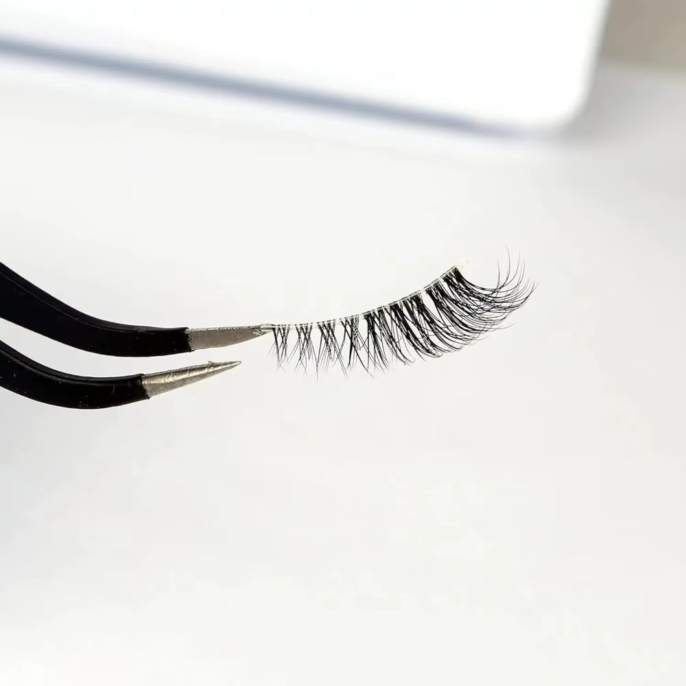 14 paires de faux cils transparents à bande transparente