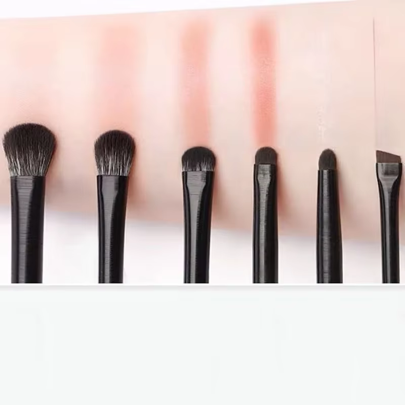 Brosse à fard à paupières en cheveux doux