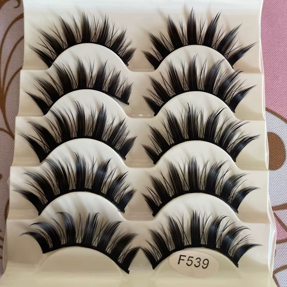 Petits faux cils SAFCosplay
