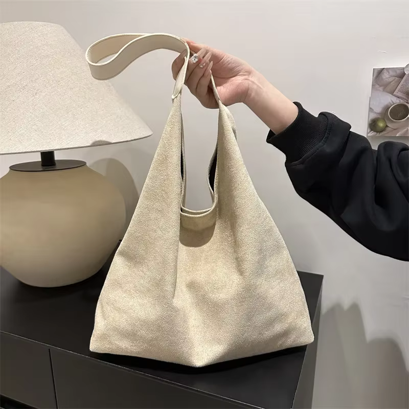 Sac pour femmes en Faux daim, sac à main Simple de grande capacité pour femmes, sac à bandoulière sous les aisselles, sac fourre-tout rétro de couleur unie