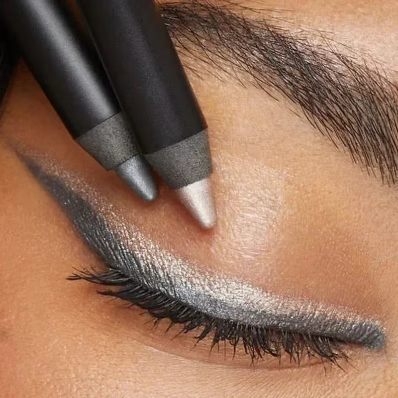 Crayon Eyeliner bleu mat