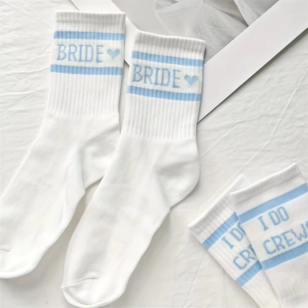 1 paire de chaussettes blanches de mariée, chaussettes décoratives sur le thème du mariage, cadeaux de mariage créatifs, accessoires de photographie de mariage, fête prénuptiale Favo