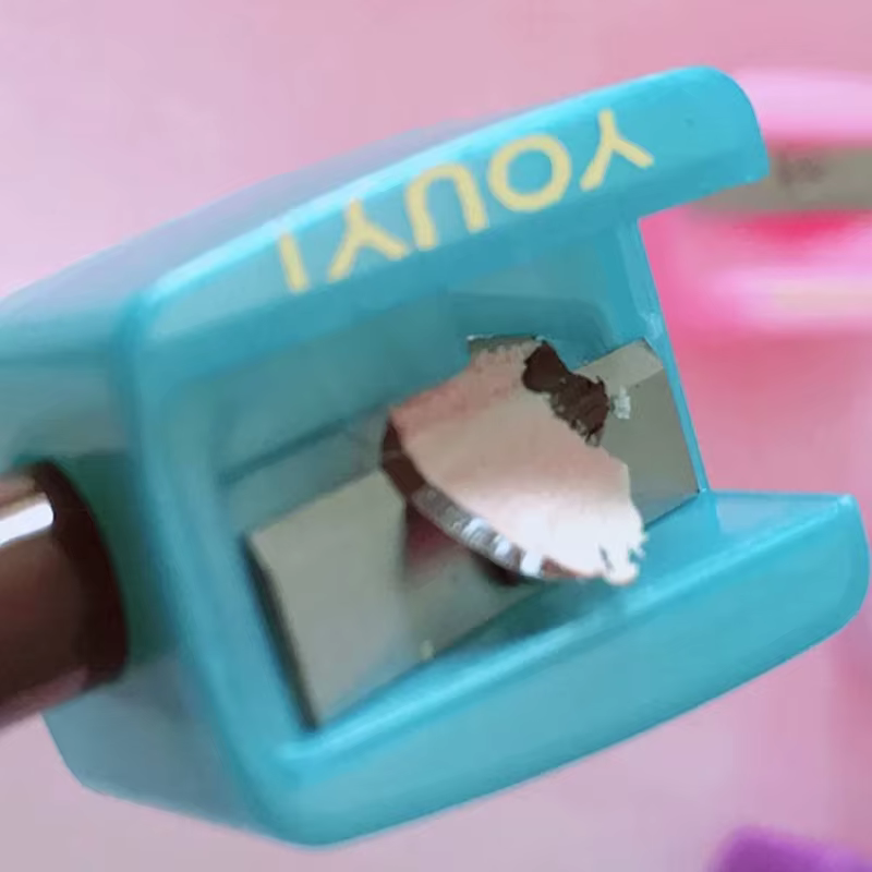 Taille-crayon pour les yeux, 20 pièces, taille-crayon de maquillage professionnel, taille-crayon pour sourcils, couleur aléatoire
