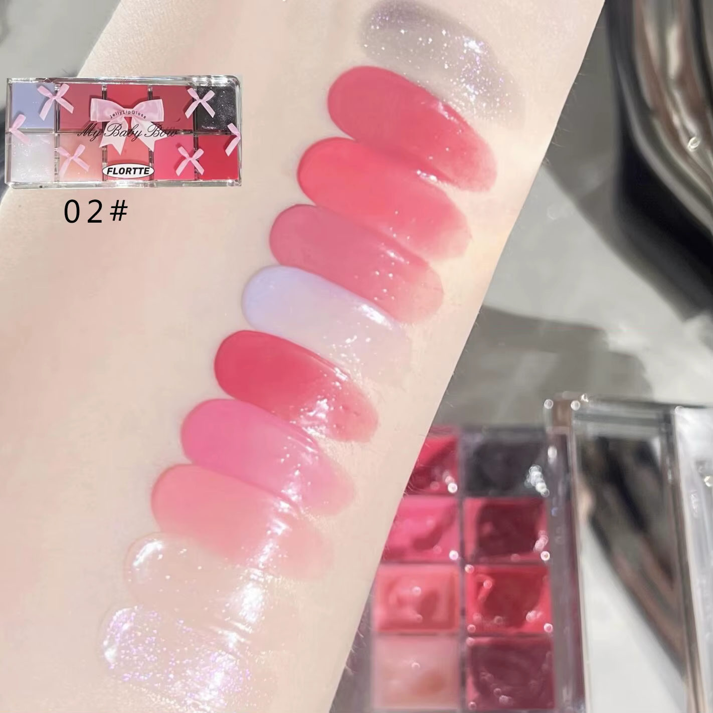 FLORTTE Palette Multifonctionnelle 10 Couleurs pour Lèvres Gloss et Rouge