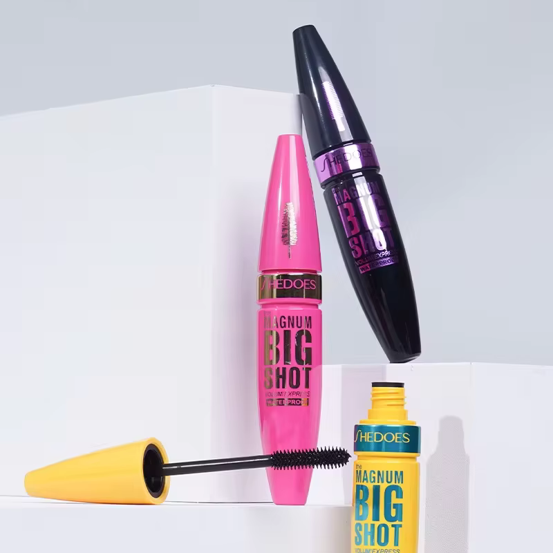 Mascara noir 4D – Longue durée