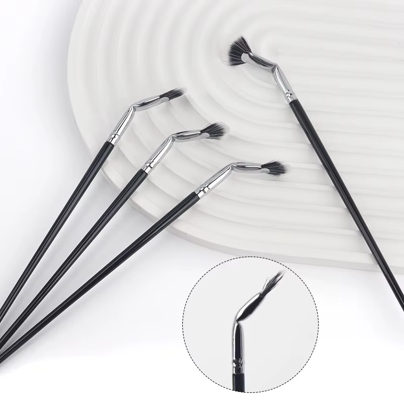 Brosse de maquillage professionnelle en forme d'éventail