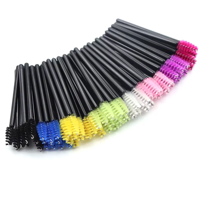 Mini brosses à cils, baguettes de Mascara