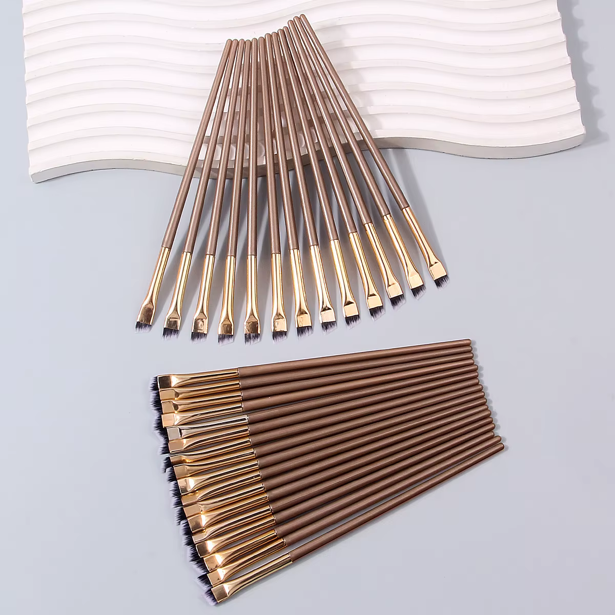 Ensemble de 30 pinceaux à eyeliner ultra-fins, pinceaux de précision, pinceaux pour le dessous des yeux, pinceaux de maquillage multifonctionnels pour les yeux
