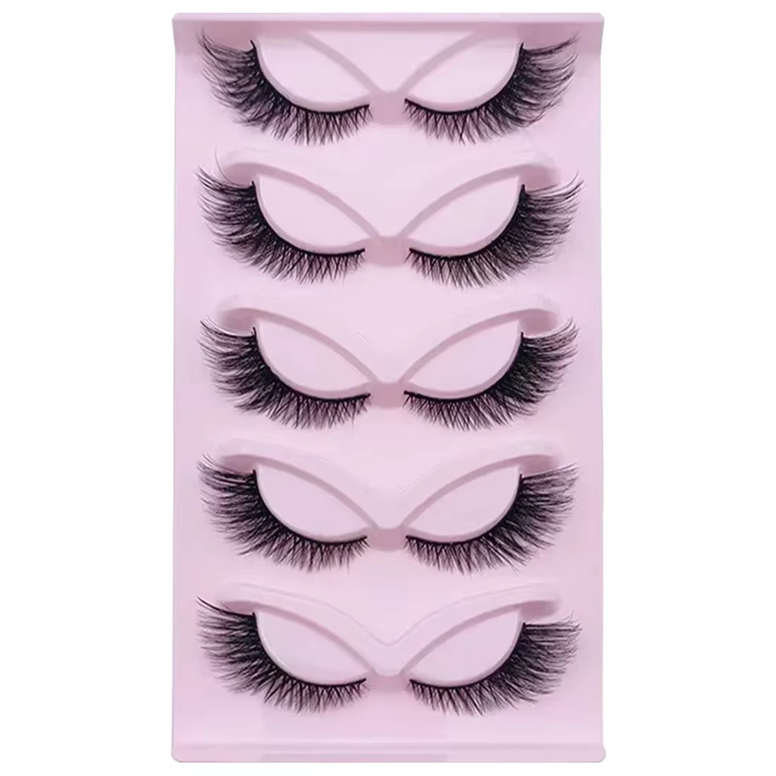 Faux cils longs en œil de chat
