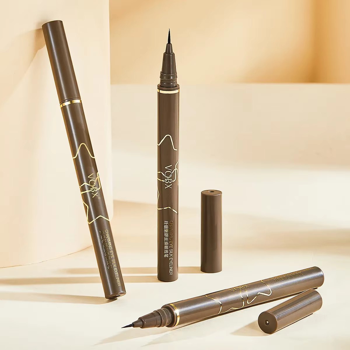 Eyeliner liquide marron durable