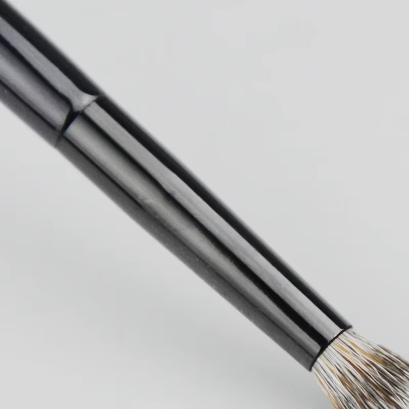 Brosse professionnelle pour ombre à paupières