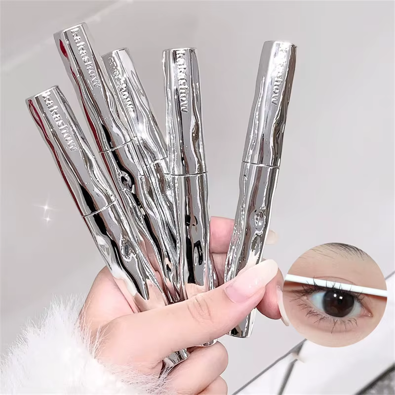 Mascara mat en Fiber de soie argentée